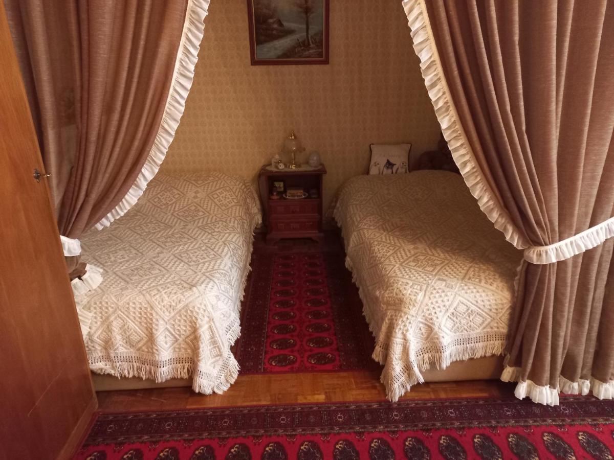 Ferienwohnung ,,Wohnen Wie Zu Grossmutter'S Zeiten'' Wien Ngoại thất bức ảnh